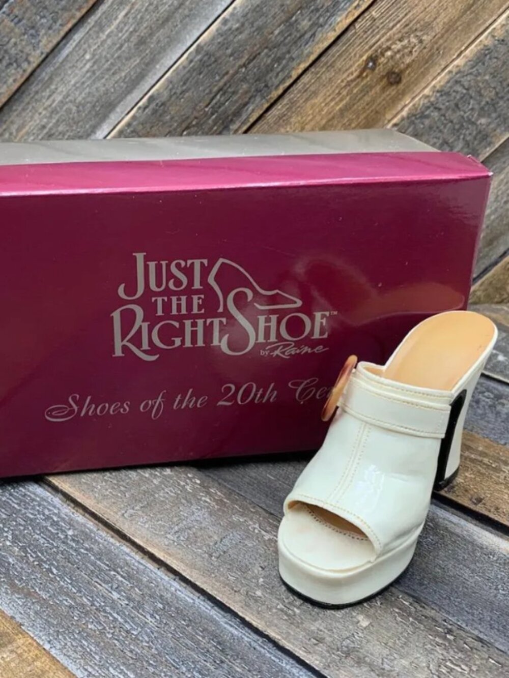 Just the Right Shoe “Struttin’” (#25047) by Raine